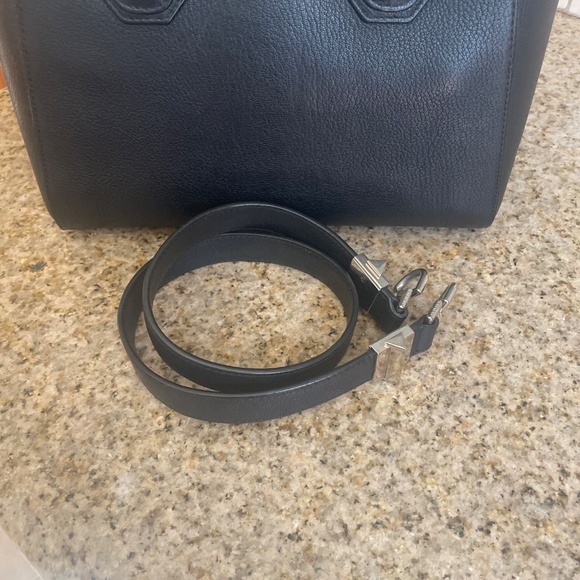 Givenchy Antigona small BLACK handbag - Picture 5 of 8